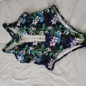 Floral Cupshe swimsuit size L